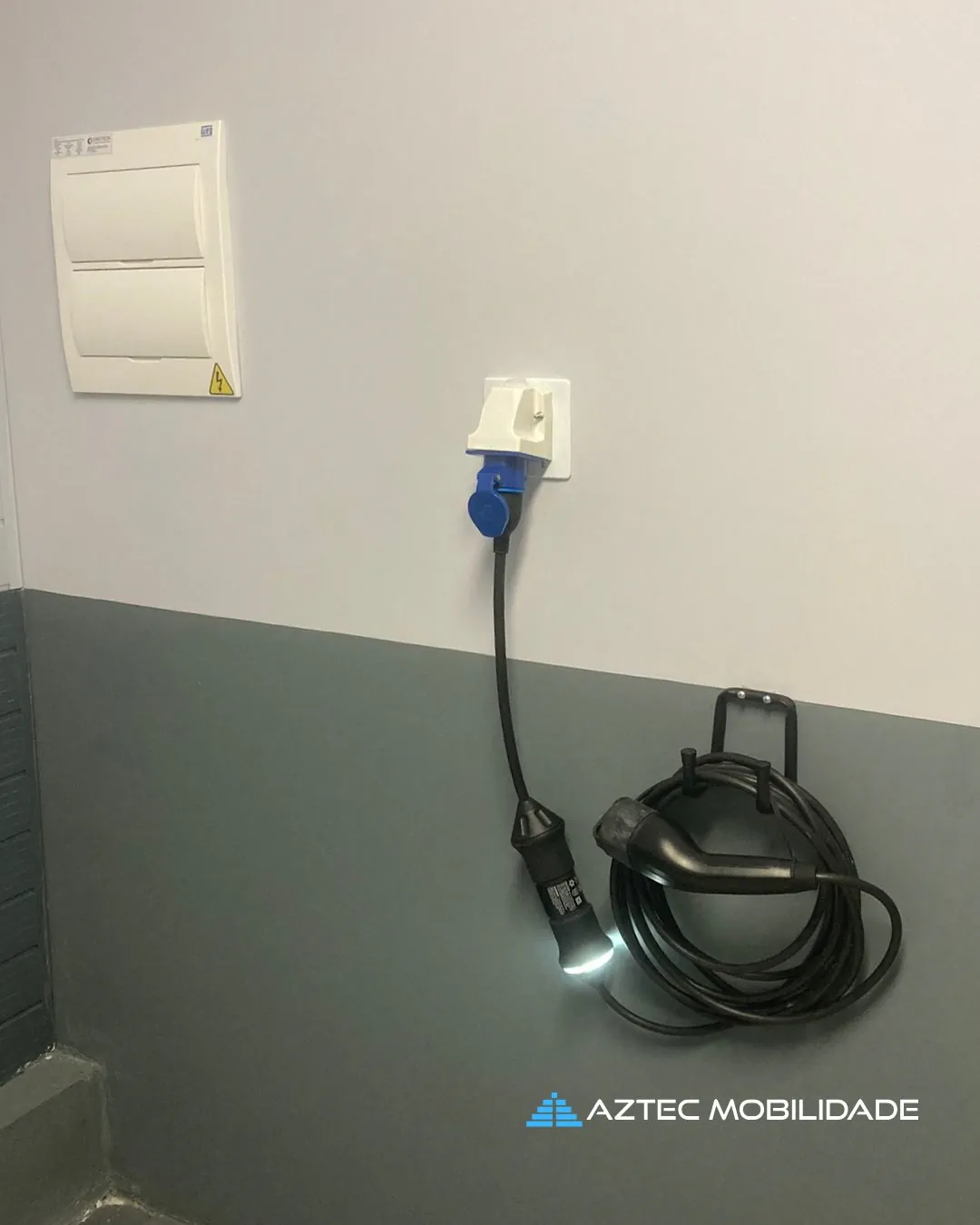 Tomada para carregador portátil de carro elétrico