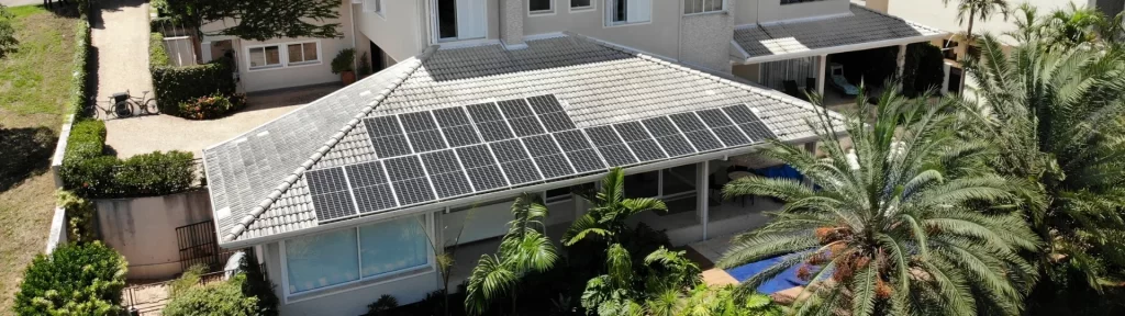 Foto de Drone na Energia Solar Residencial